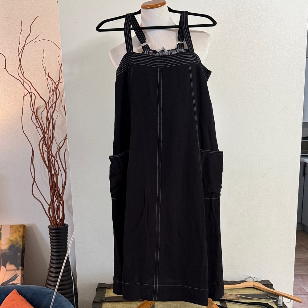 Eesome Black Midi Dress with Pockets